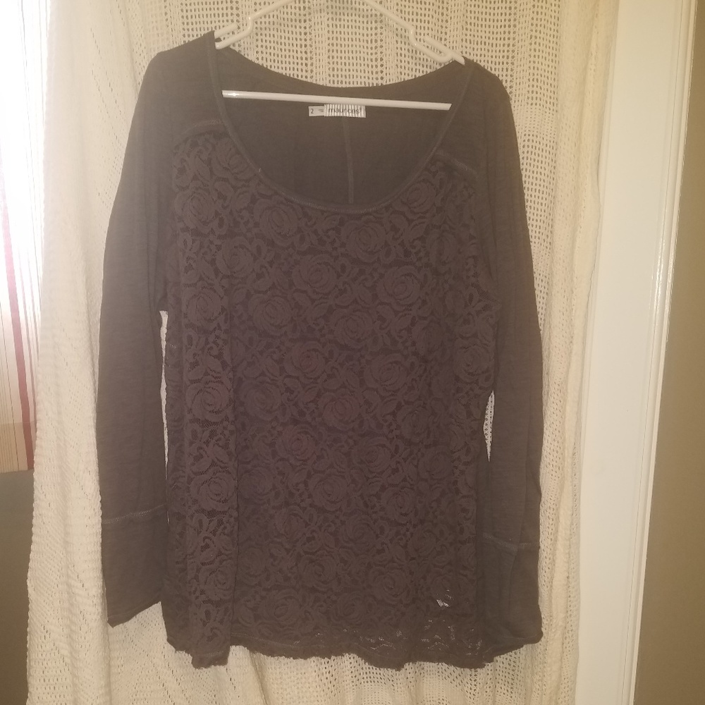 Maurices Woman's Long Sleeve t-shirt w/lace front